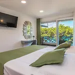 Private Seaside Morska With Pool In Baska Voda, Dalmatia, Croatia 别墅 *