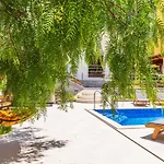Private Seaside Morska With Pool In Baska Voda, Dalmatia, Croatia