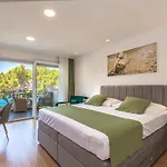 别墅 Private Seaside Morska With Pool In Baska Voda, Dalmatia, Croatia 巴什卡沃达