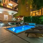 Private Seaside Morska With Pool In Baska Voda, Dalmatia, Croatia 别墅
