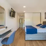 Private Seaside Morska With Pool In Baska Voda, Dalmatia, Croatia 别墅 巴什卡沃达