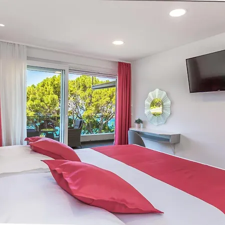 Villa Private Seaside Morska With Pool In Baska Voda, Dalmatia, Croatia *