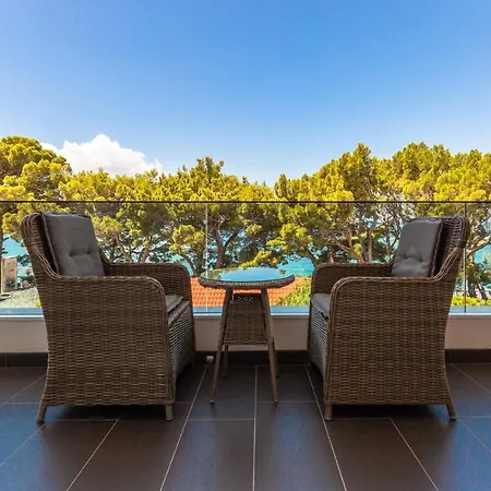 Villa Private Seaside Morska With Pool In Baska Voda, Dalmatia, Croatia