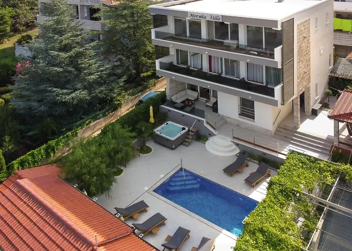 Private Seaside Morska With Pool In Baska Voda, Dalmatia, Croatia *