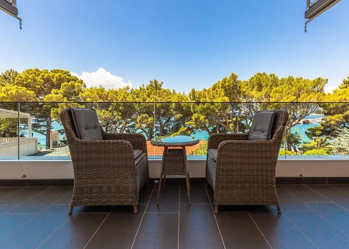 Villa Private Seaside Morska With Pool In Baska Voda, Dalmatia, Croatia