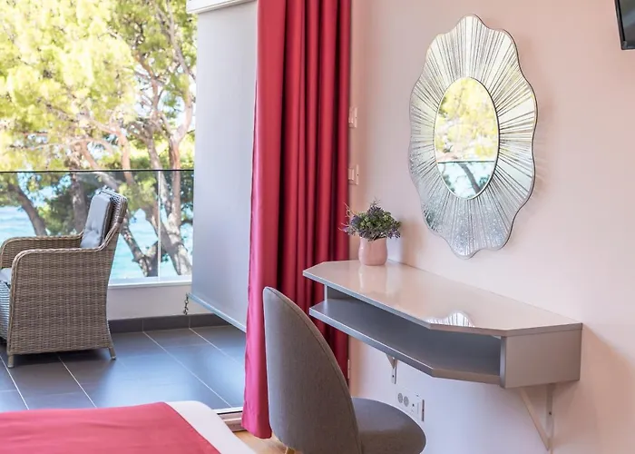 Villa Private Seaside Morska With Pool In Baska Voda, Dalmatia, Croatia *